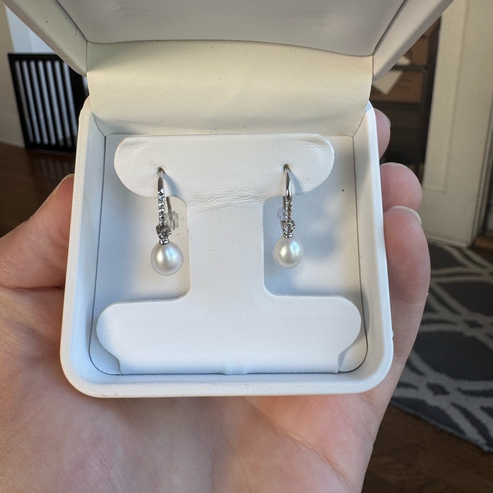Na Hoku Silver and White Pearl Earrings